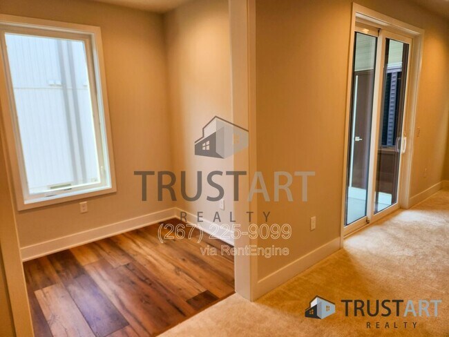 Building Photo - 3150 Parkview Walk