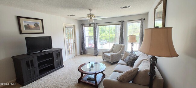 Building Photo - 1231 Ladys Island Dr