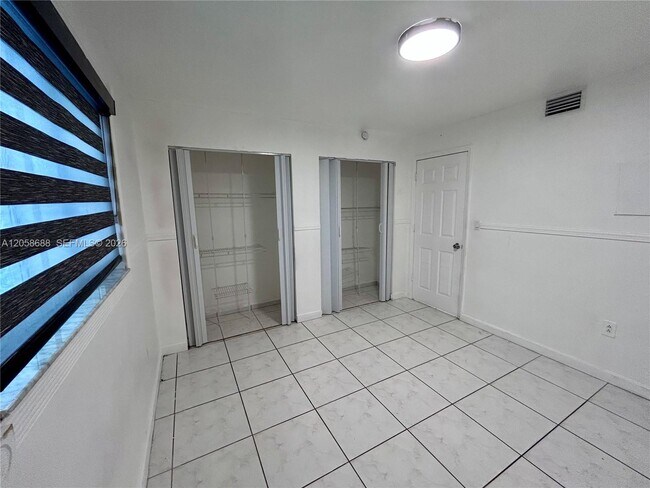 Building Photo - 2925 W 80th St