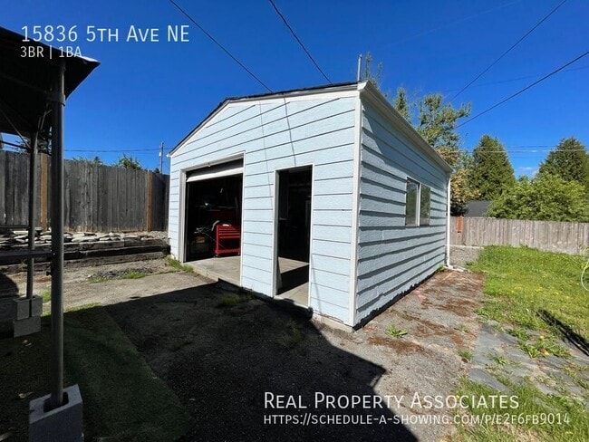 Building Photo - 15836 5th Ave NE