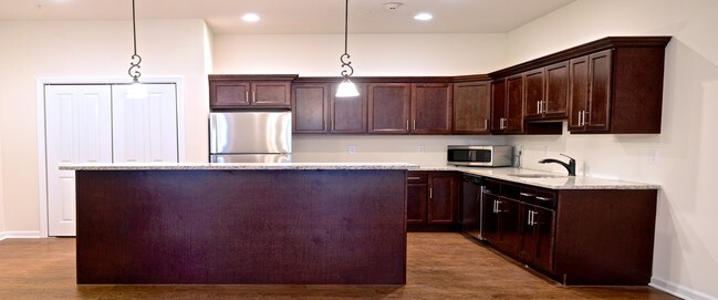 Interior Photo - 99 Pine