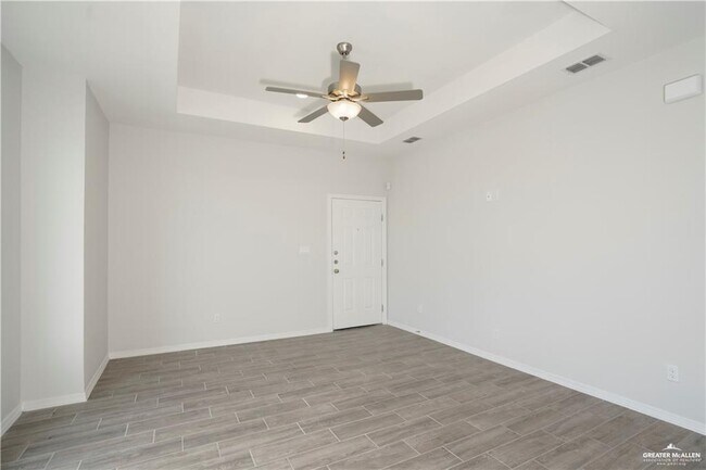Building Photo - 33 Puffin Ave