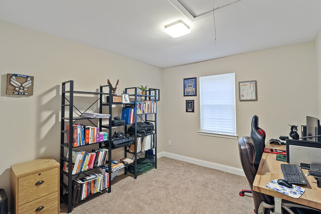 Building Photo - 65 Stoney Dr