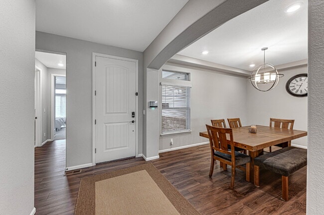 Building Photo - $4,795.00, 5 bed, 3.5 bath located in Denver.