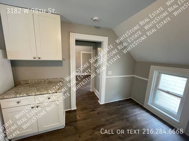Building Photo - 3182 W 95th St