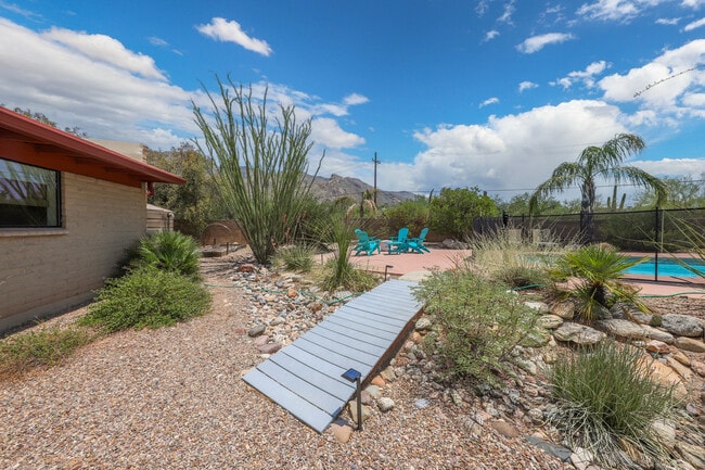 Building Photo - 6532 N Burro Creek Pl