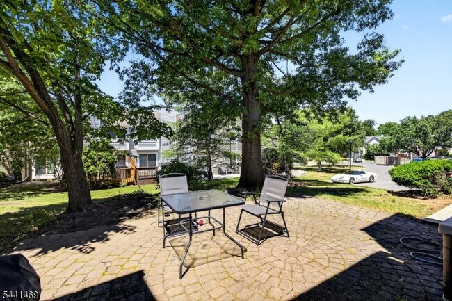 Building Photo - 22 Bradovra Ct