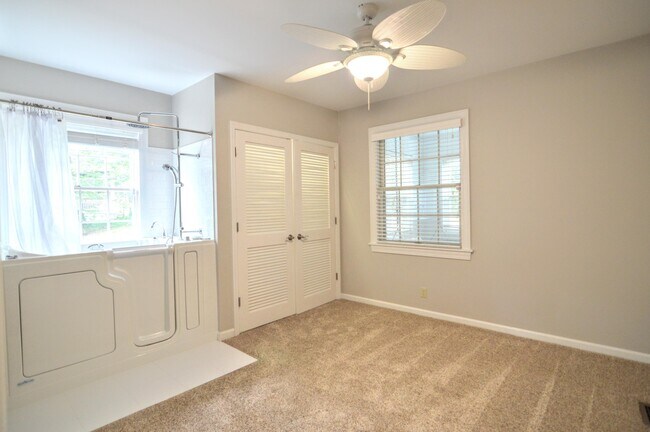 Building Photo - 215 Fort Mitchell Ave