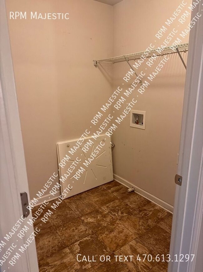 Building Photo - 2880 Cooper Brook Dr