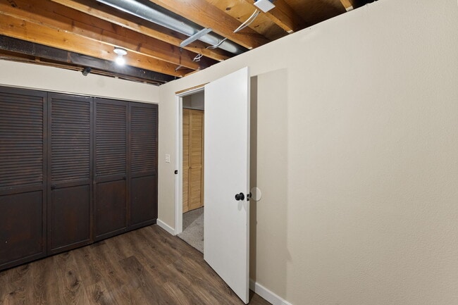 Building Photo - 1875 Shawnee Dr