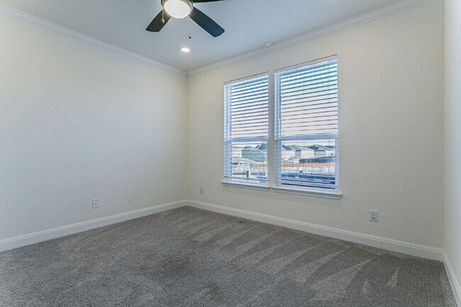 Building Photo - Bright & Beautiful 4 Bedroom two story home!