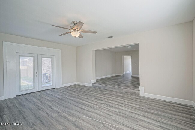 Building Photo - 410 S Star Ave