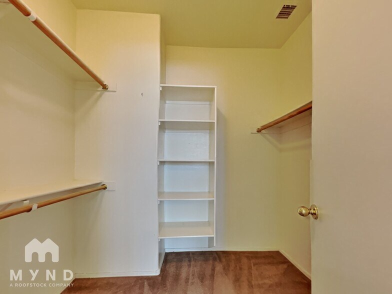 Building Photo - 2204 W San Tan Hills Dr