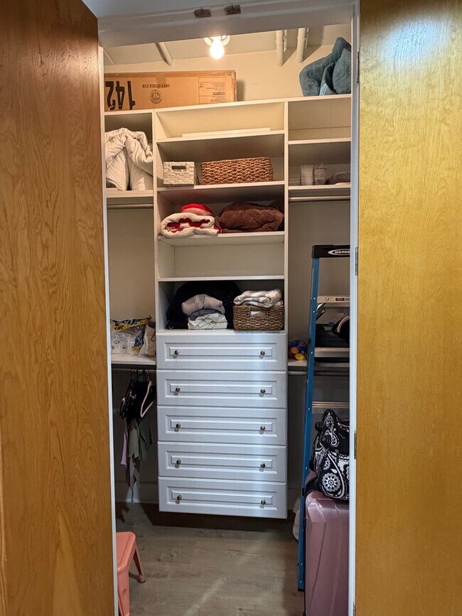 Building Photo - Two Bed/Two Bath Condo in Downtown