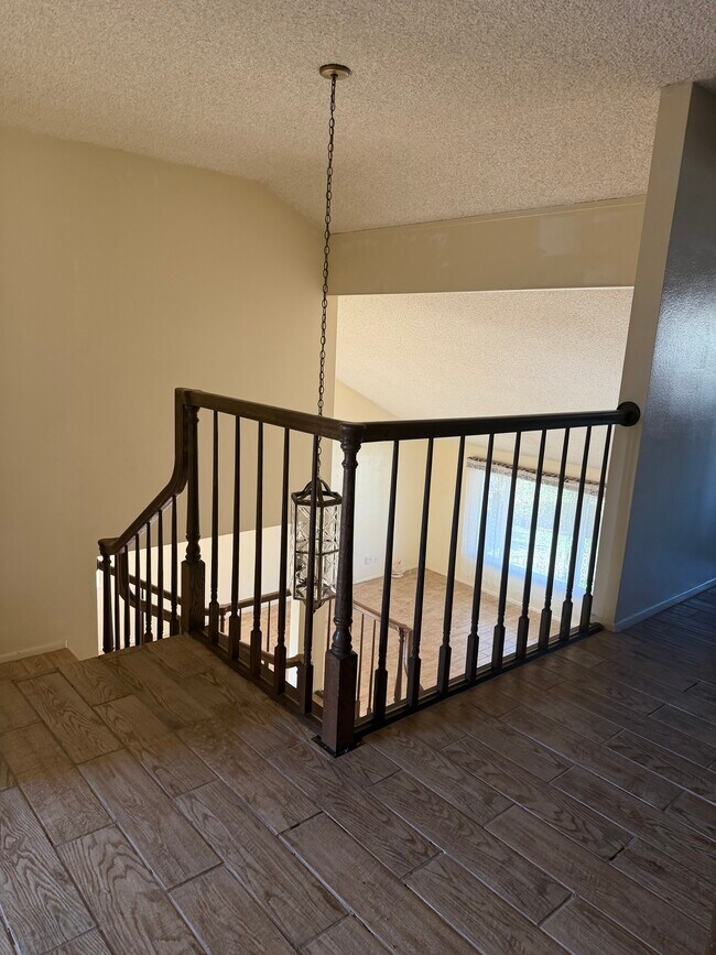 Building Photo - 612 Stanford Dr