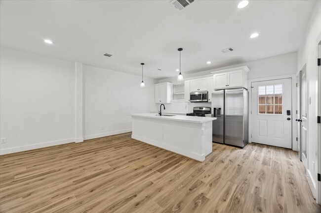Building Photo - 2749 Redrock St