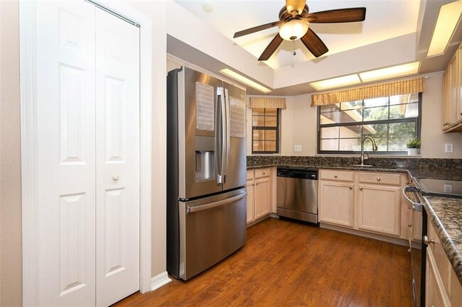 Building Photo - 2021 Arbor Way