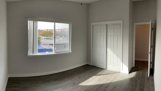 Building Photo - Nicely remodeled 1bd apt close to downtown