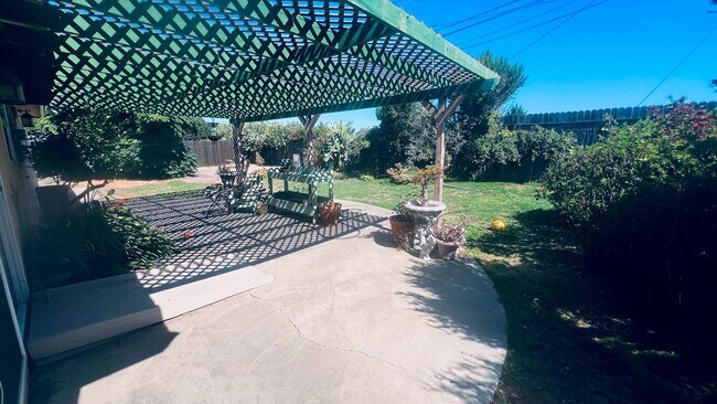 Building Photo - Centrally Located Orcutt Single Story Home