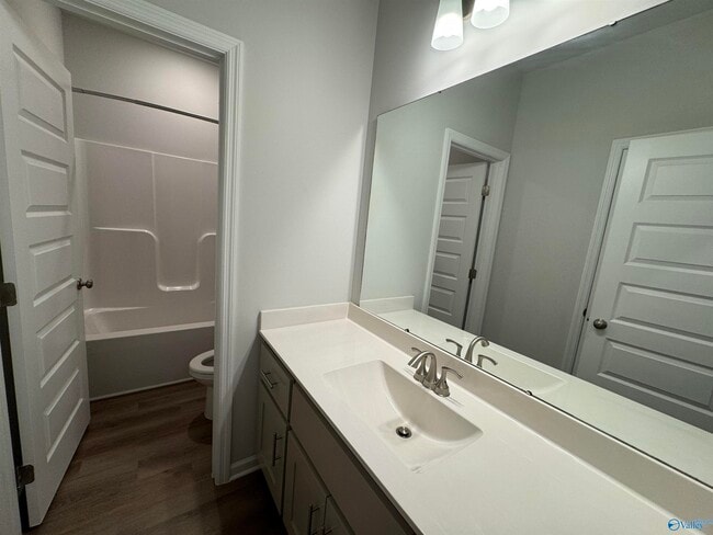 Building Photo - 209 Saddle St