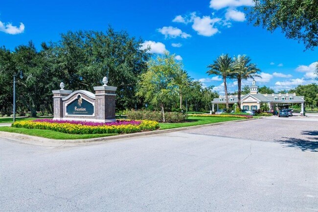 Building Photo - 755 Driving Range Ct