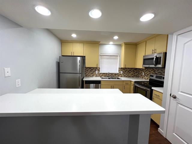 Building Photo - 15221 Berry Trail