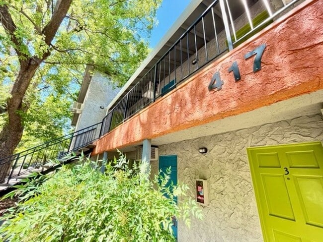 Interior Photo - 417 Orange St