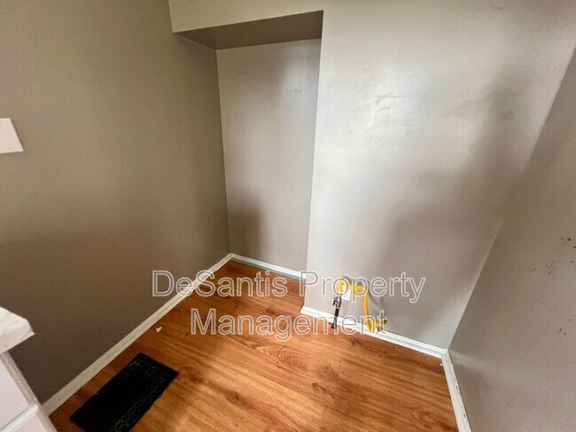 Building Photo - 4535 4th Ave