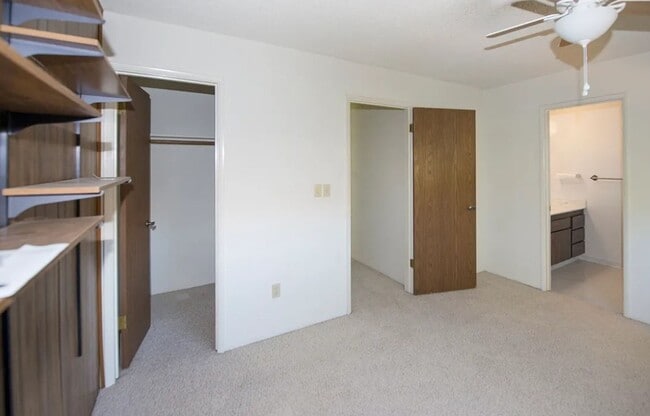 Building Photo - Condo in The Bluffs - Community Pool and Spa