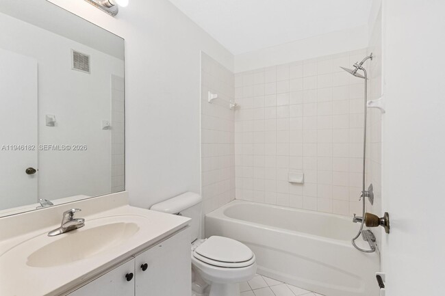 Building Photo - 2921 SE 13th Ave