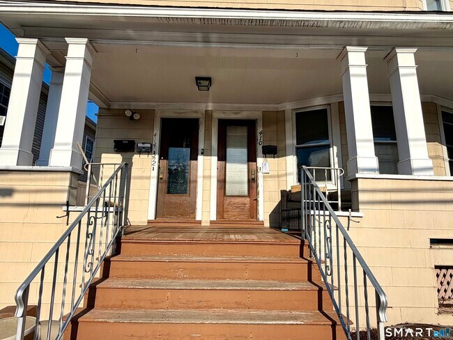 Building Photo - 410 Davidson St