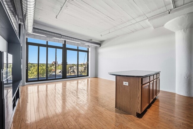 Building Photo - 1524 S Sangamon St