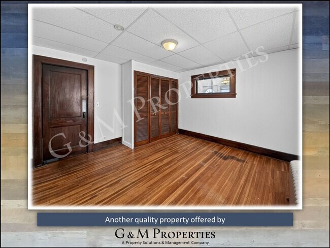 Building Photo - 1570 Mt Hope Ave