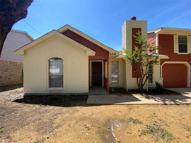 Building Photo - 604 Dayton Rd
