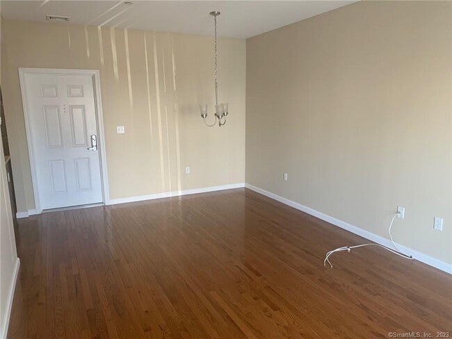 Building Photo - 76 Liberty St