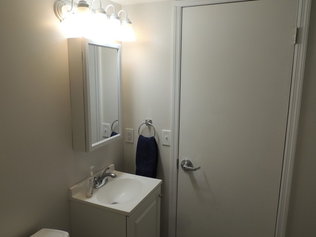 Building Photo - 9663 West Ave