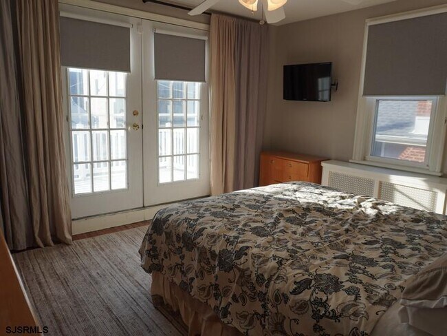 Building Photo - 11 S Baltimore Ave