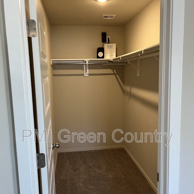 Building Photo - 29333 E 80th St S