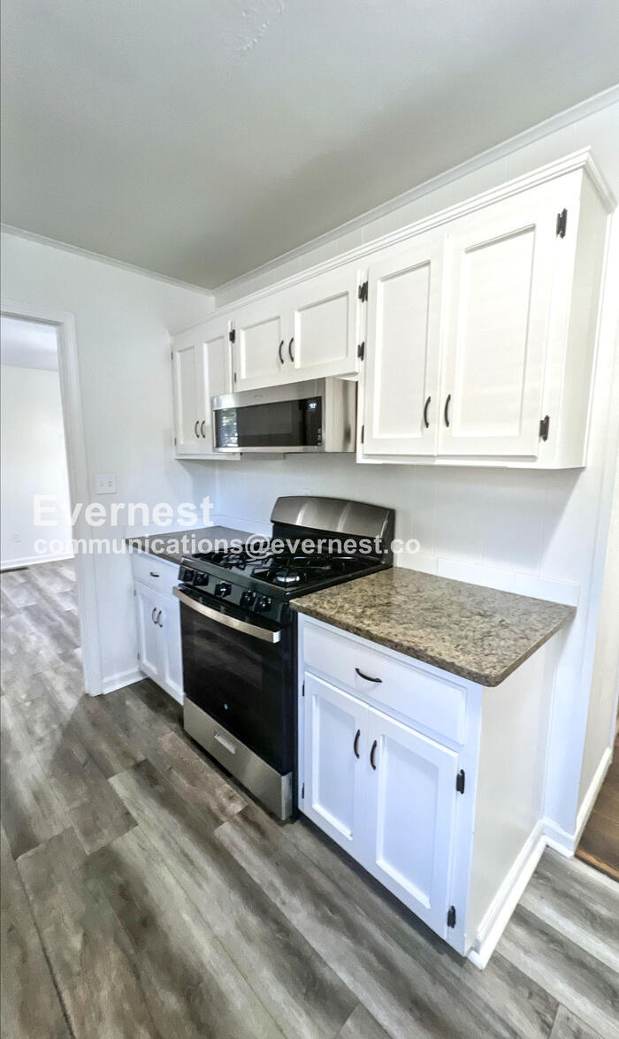 Building Photo - 11305 E 50th Terrace