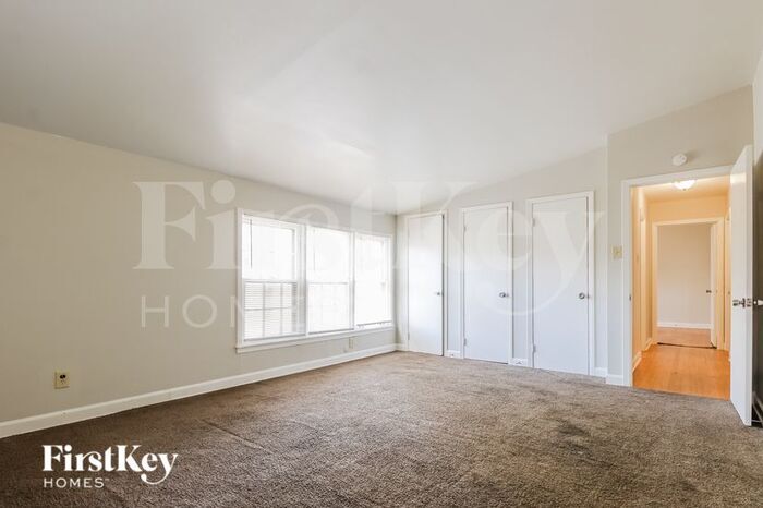 Building Photo - 3003 E Glengarry Rd