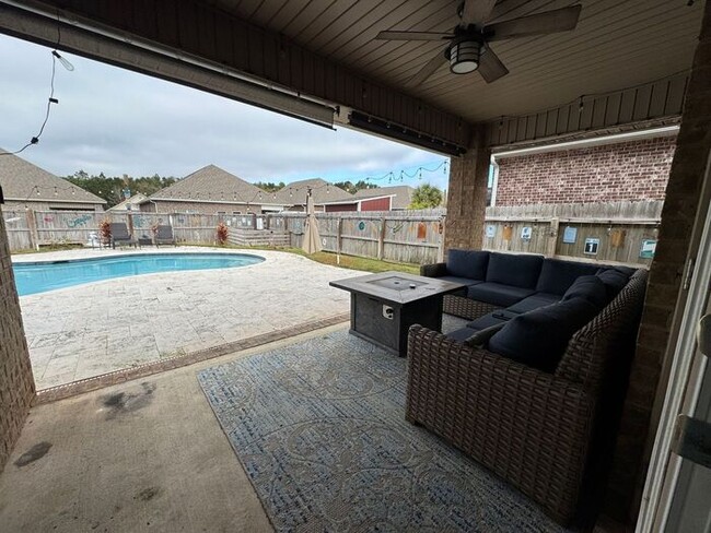 Building Photo - Antietam - Pensacola - 3 bedroom, 2 bathro...