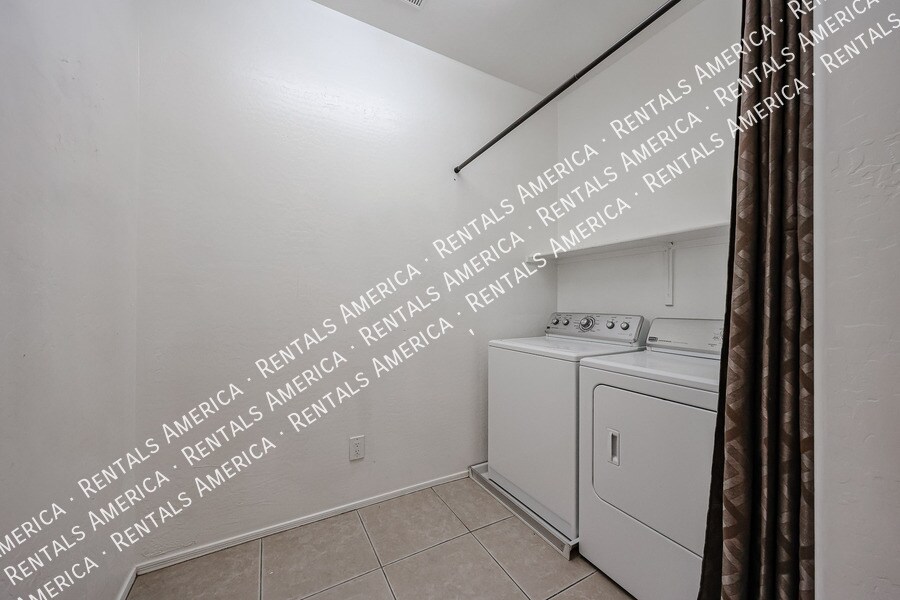 Building Photo - 6845 W Alta Vista Rd