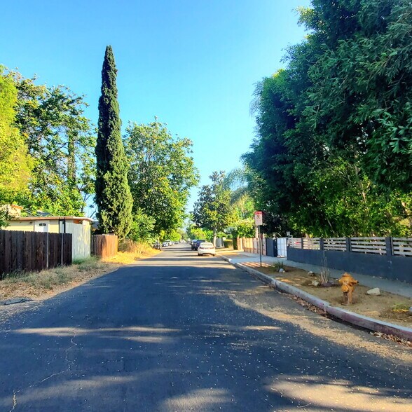 Building Photo - 7121 Jumilla Ave