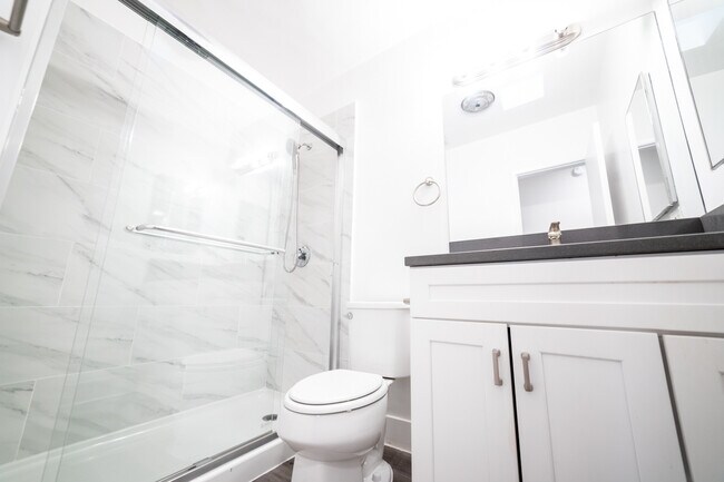 Building Photo - 2233 Ridgeley Dr