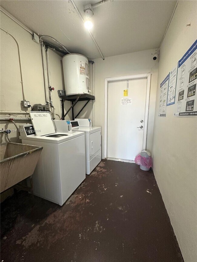 Building Photo - 12101 Griffing Blvd