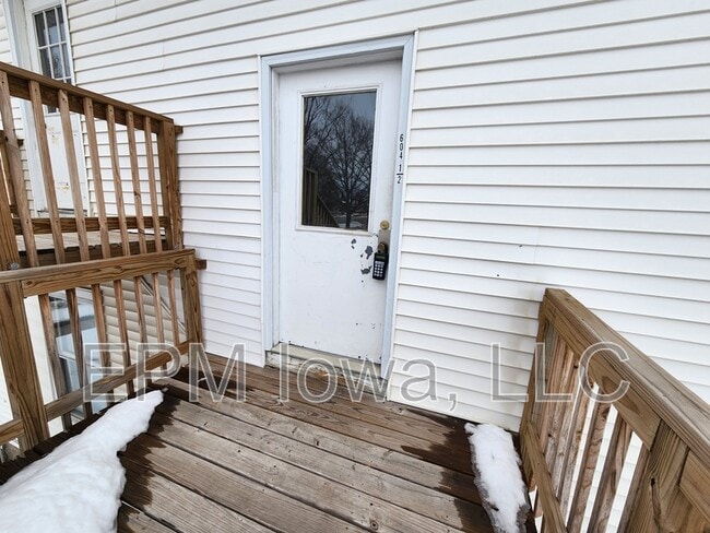 Building Photo - 604 1/2 West Seerley Boulevard