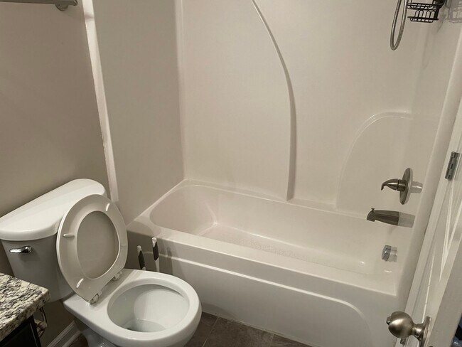 Building Photo - Beautiful Goodlettsville Condo Rental – 2 Bed, 2.5 Bath