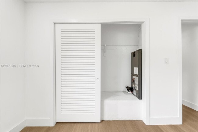 Building Photo - 1611 NE 50th Ct