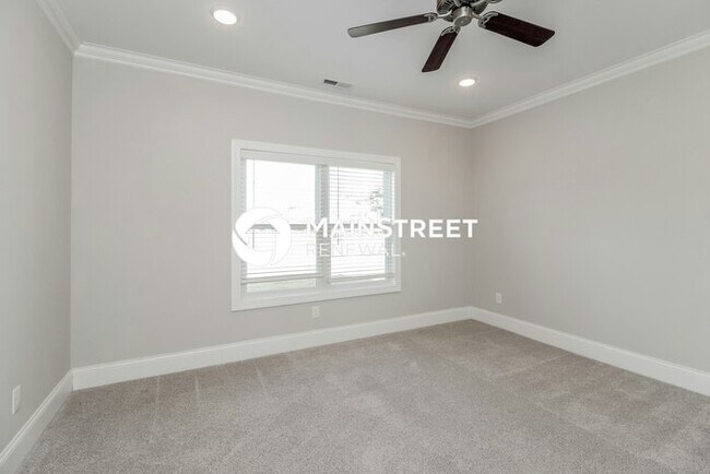 Building Photo - 4 Bedroom Pet-Friendly Home in Huntersville, NC with Main Street Renewal