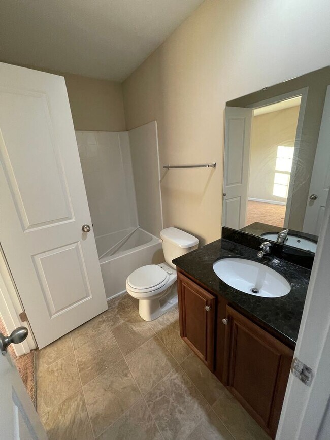 Building Photo - 123 Winterberry Ln